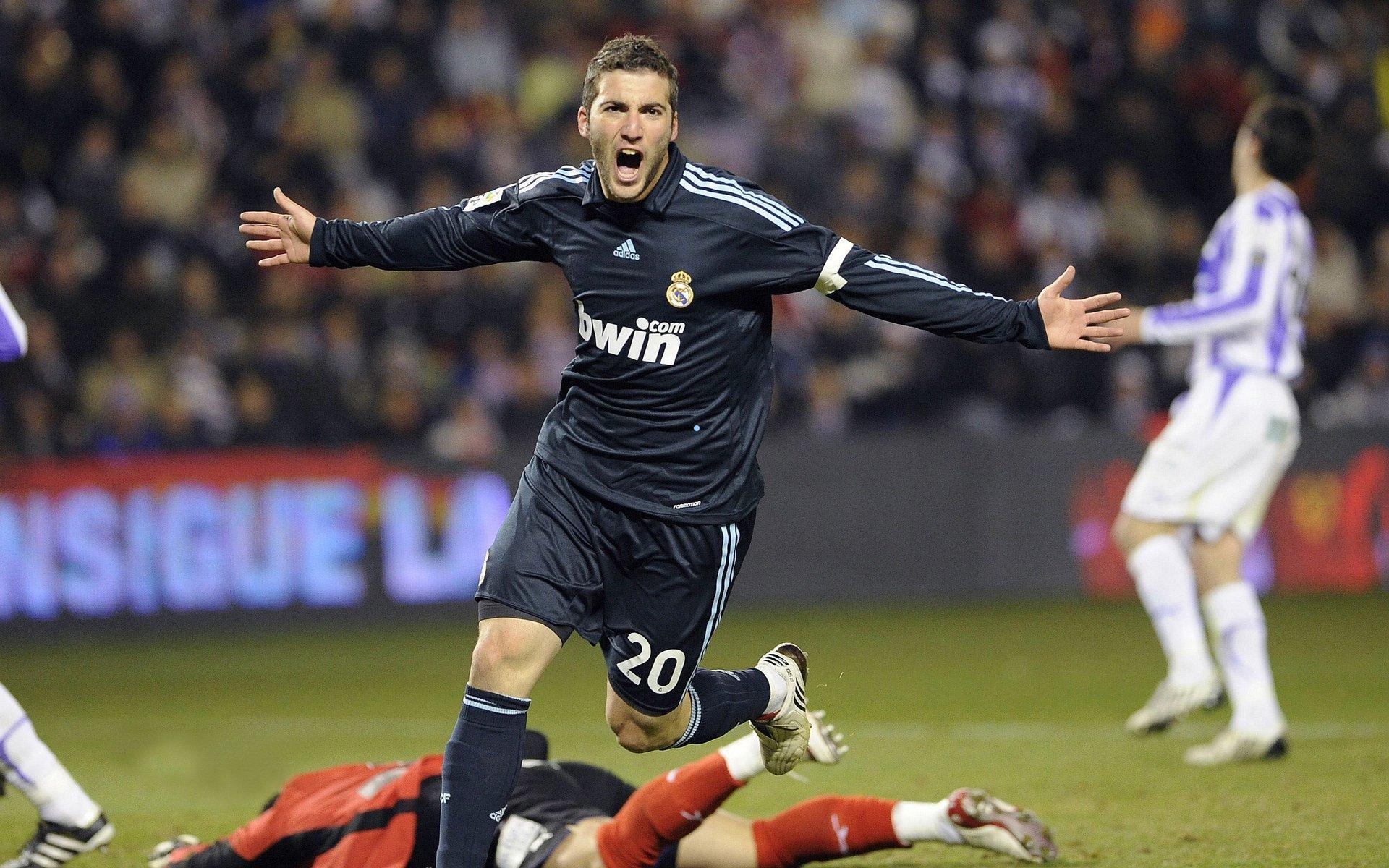 巴萨球探网络再显锋芒，锁定加的斯超新星罗萨多